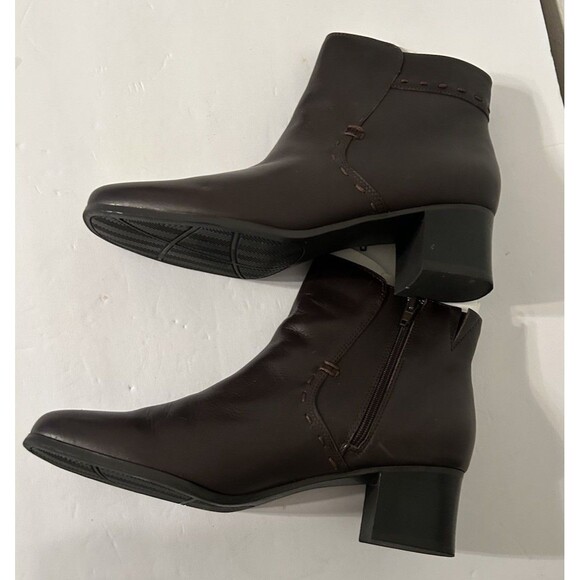 Bass chocolate Brown leather Boots NWOT Size 8 - Picture 1 of 7